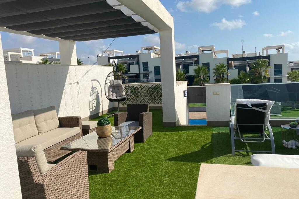 Luxury Penthouse Oasis Beach VIII Orihuela Costa Punta Prima Torrevieja Dış mekan fotoğraf