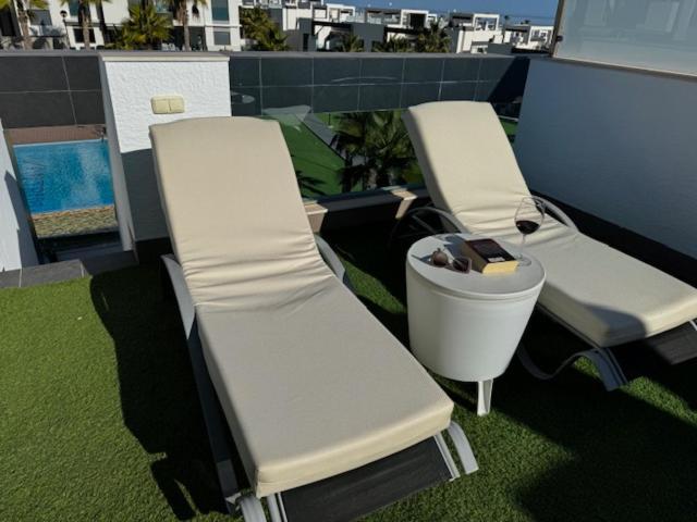 Luxury Penthouse Oasis Beach VIII Orihuela Costa Punta Prima Torrevieja Dış mekan fotoğraf